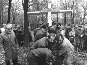 The first memorial cross to the victims of the Holodomor in Ukraine was set up in Kharkiv